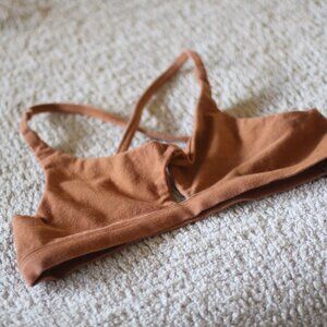 Psychedelic Honey Twist Front Sports Bra